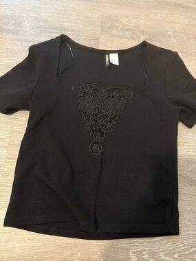 H&M Black Short Sleeve Scoop Neck Tee with Lace Appliqué